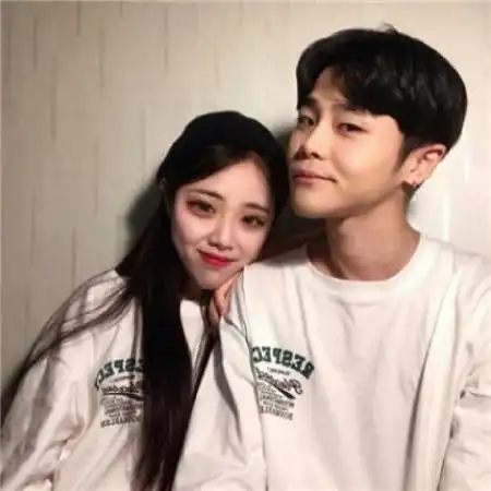  个性搞怪真人情侣头像,终究只有一颗初恋的心