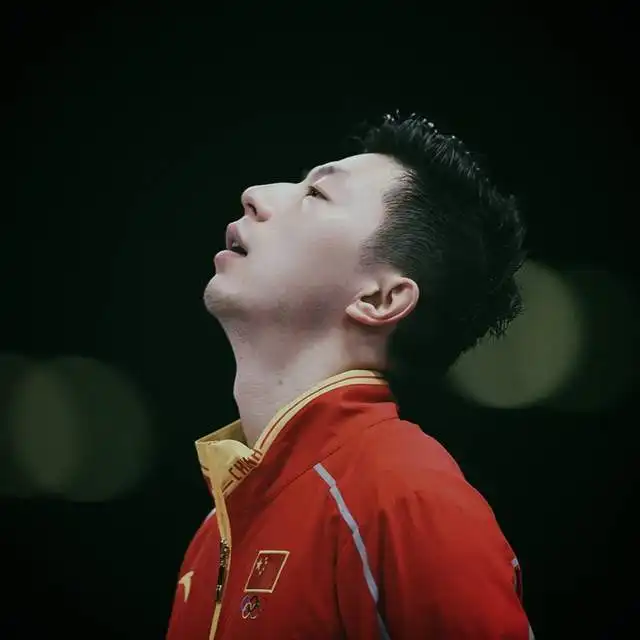  探球丨樊振东打球跟不上节奏,性格爱犹豫,和谁都是硬扛