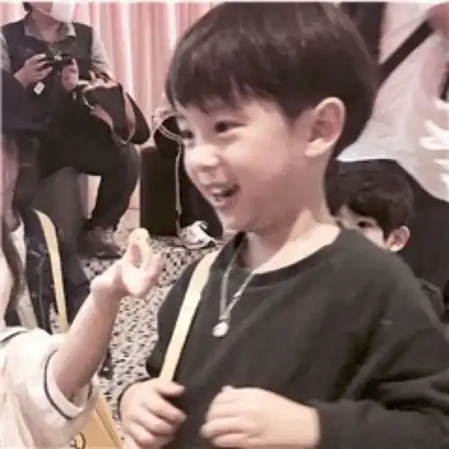  个性高清真人版欧美情头抖音超萌动漫情侣头像一男一女,最流行卡通可爱萌娃