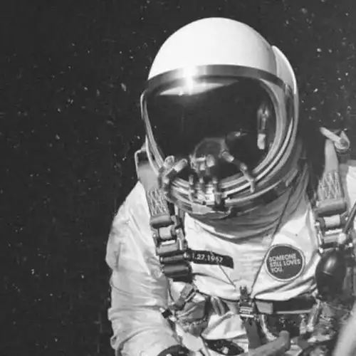  头像女孩子骚点怎么了妨碍到你吃屎了吗