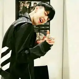  标准男友能占五个就特别酷了经典说说我要个性网