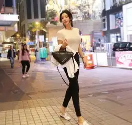  梦里花落知多少,几多惆怅几多愁