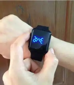  泉州other其他韩版潮男女款学生苹果数字式方形黑白led青少年防水情侣电子手表_韩版潮价格|图片-黄页88网