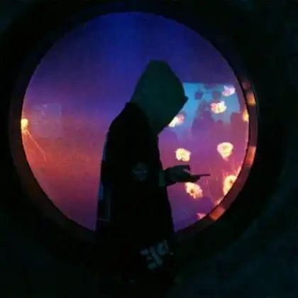  比较有创意的情侣头像,这种效果有点另类的