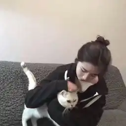  求这个头像的女头