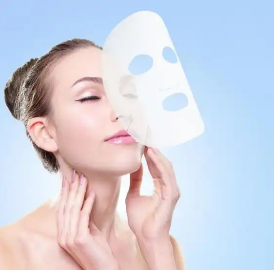  有人说敷完面膜马上洗脸等于没敷是真的吗该如何正确敷面膜