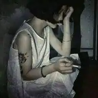  高冷气质女生头像抽烟喝酒微信头像图片大全