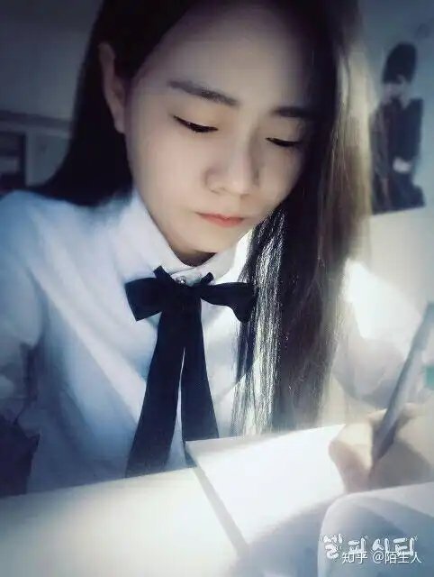 方脸女生会怎么拍照