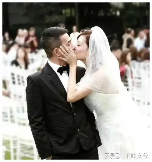  好笑又可怜向佐深夜发文我拼命努力,迎来的是全民嘲讽的失败