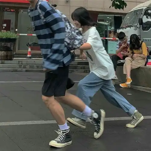  原宿风复古情侣头像