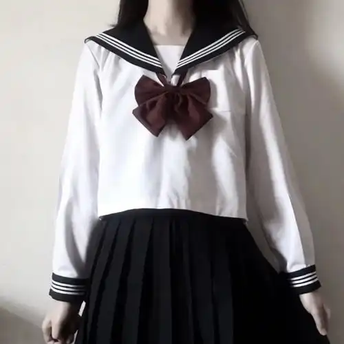  有没有那种穿jk的女头像