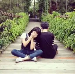  有没有大神帮我配一张情侣头像,谢谢