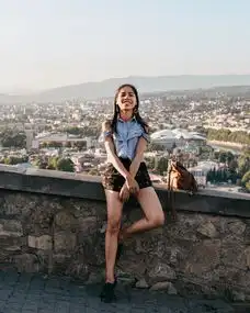  90后情侣环球旅行616天,被抢劫遇车祸,赚21万花23万,最幸福的事是活着回家