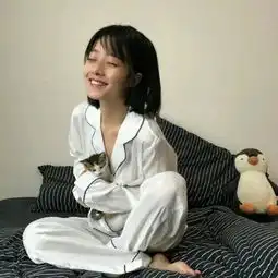 闺蜜一人一张qq头像女生最好的感情就算不联系也无妨