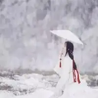  冬天下雪女生头像图片微信头像图片大全