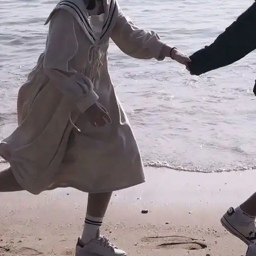  情侣头像丨众人平庸,你是人间星光