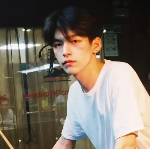  港风男女生头像必须要摘抄在本上的句子