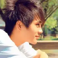  急求qq情侣头像一左一右要的是人头不要身体的