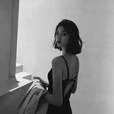  高冷气质女黑白头像,霸气超拽黑白女生头像