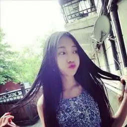  能否帮我配一下这张情侣头像,谢谢了