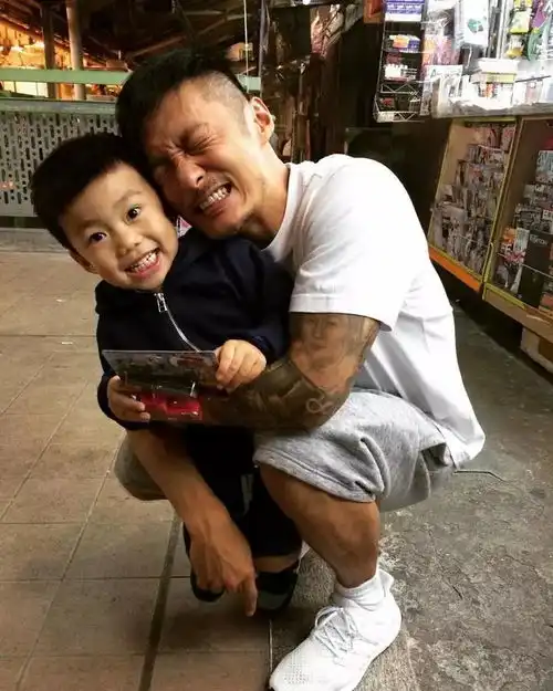 余文乐迎娶170白富美,靠的就是这身霸气侧漏的肌肉