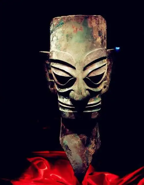  三星堆青铜面具因何神秘是巫的一种存在,现在应该被称艺术