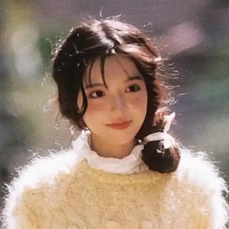  复古港风美人头像,这种风格喜欢的人不少的