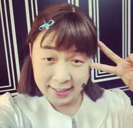  组图杜海涛晒与妈妈合影容貌酷似双胞胎