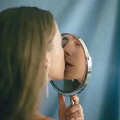  头像背景丨花看半开酒饮微醺