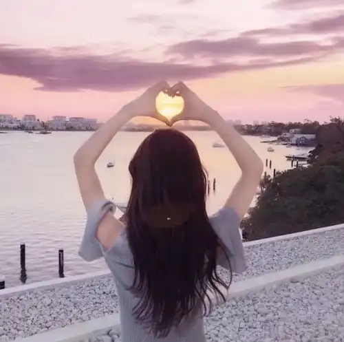  看到他的富婆母亲,我转身就想走,自尊没用,但夫妻是同学可靠吗