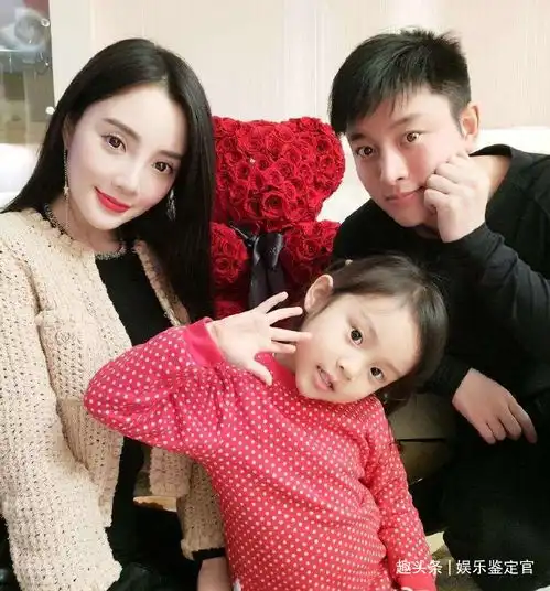 李小璐再掀复合风波,与贾乃亮同时发文,女儿竟成了最后希望