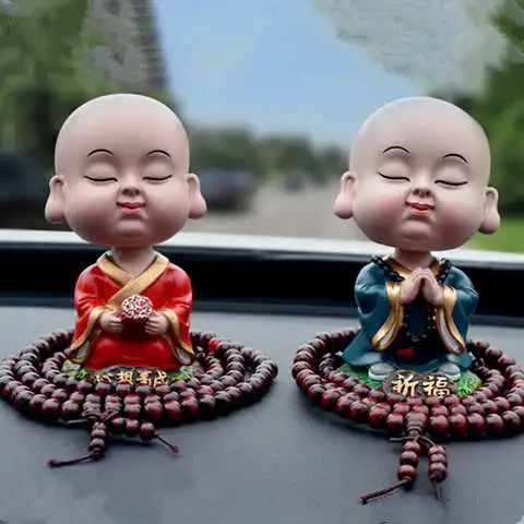  汽车摆件个性摇头小和尚车饰用品车载饰品创意可爱保平安汽车用品zzh