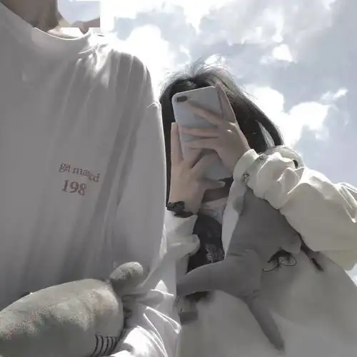  情侣头像丨只要有想见的人就不是孤身一人