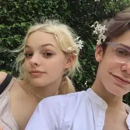  求3组6张的情侣头像图动漫的不要幼稚的不要谢谢重谢