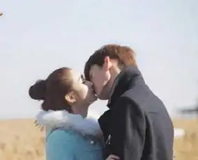  和赵丽颖拍过吻戏的男星,第三位霸道强吻让人目瞪口呆,却只对他假戏真做