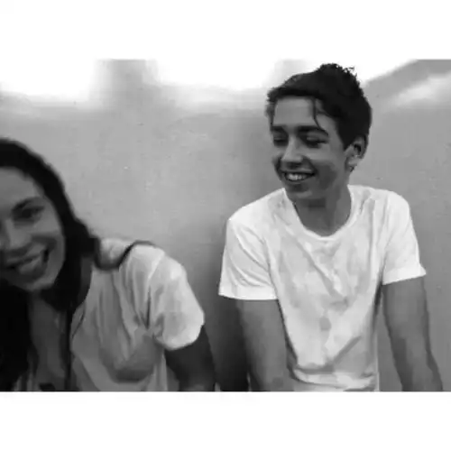  男生头像黑白头像男