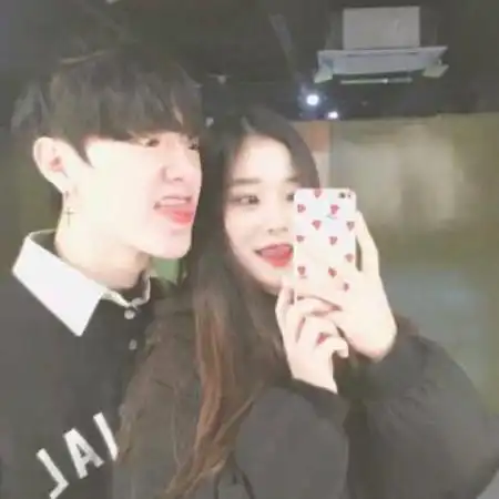  qq可爱情侣头像两张幸福亲吻小清新的太好看了