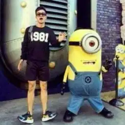  这张照片是否是情侣头像