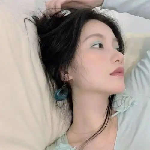  招桃花温柔小众真人女生头像321