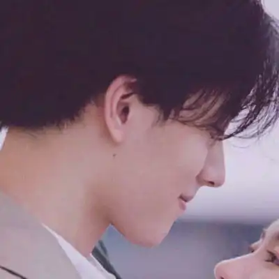  情侣头像真人一人一半高清2020最热双人情侣头像合集