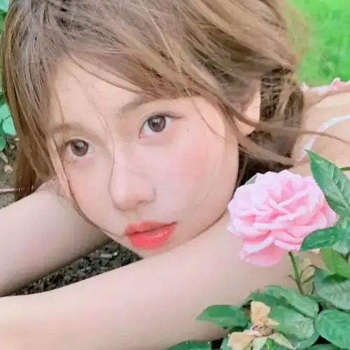  夏天会遇到橘色的夕阳撞上西瓜味的晚风女生头像