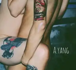  情侣大理街头上无底线拍裸照