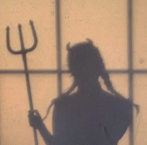  灵签占卜3个影子,你最喜欢哪一个测你是ta的真爱还是备胎