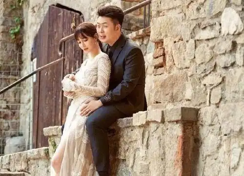  海涛发新歌告白梦辰,疑似好事将近,周震南评论被质疑家里又断网