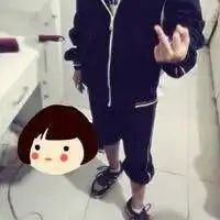  穿着牛仔的情侣头像不带头