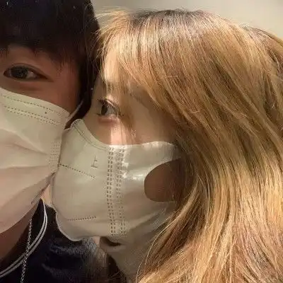  朋友圈文案情侣头像