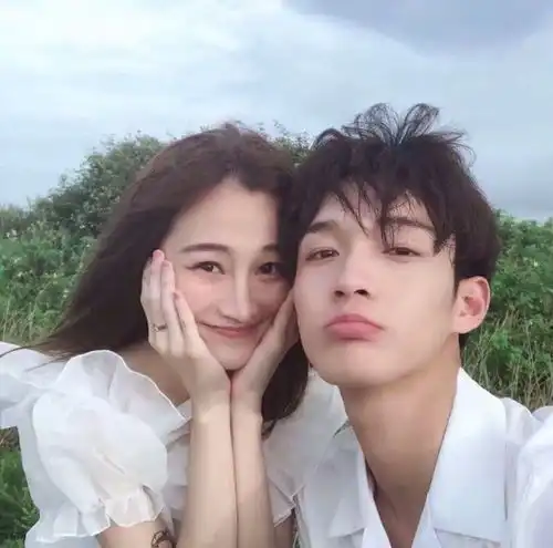  知爱情感学苑伴侣不回或很久回消息,是不是不喜欢我了