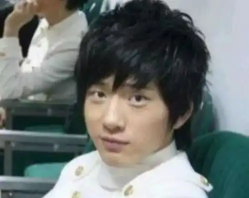  有一种前妻叫丁佩,离婚后向华强养她40年,向太见了都叫姐