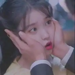  情侣头像丨我一直站在现在而你却永远停留过去