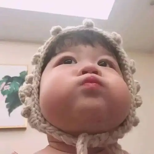  情侣头像l我们要去变得更好而不是总要求回头